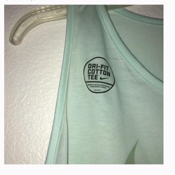 Nike Top Nike Tee Nike Athletic Clothes - Picture 7 of 8